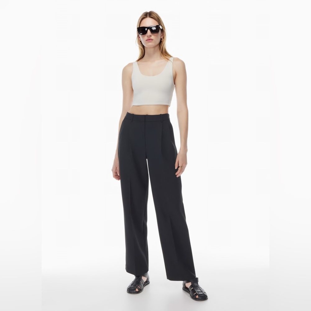 ARITZIA Contour Scoopneck Tank